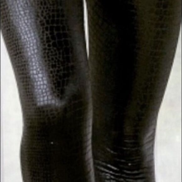Textured  Croc  Leggings - Picture 5 of 11